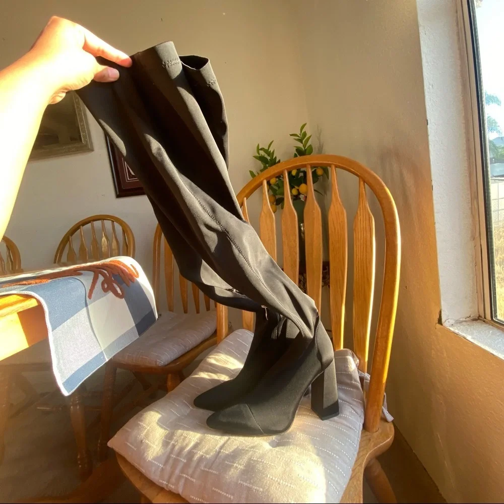 Pretty Little Things Black High Knee Block Heel Boots Size 7